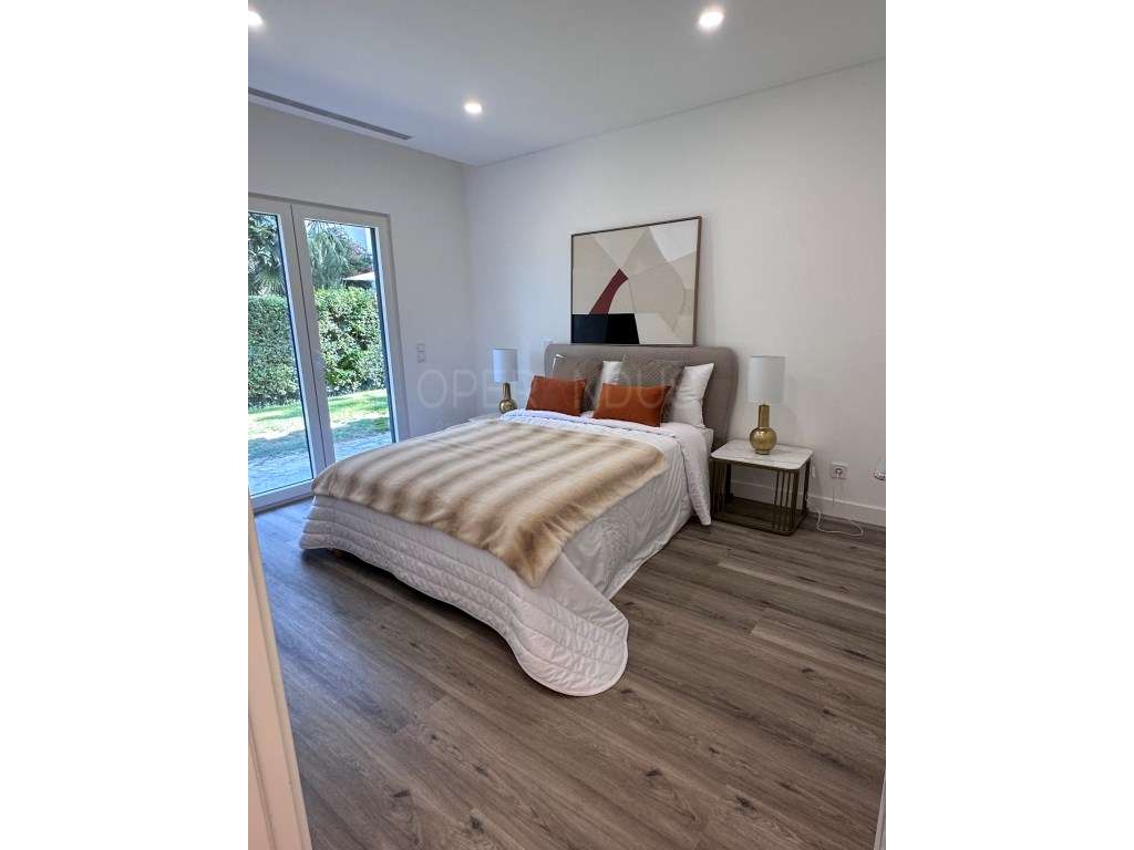 Moradia Isolada T4 Venda Almada-24