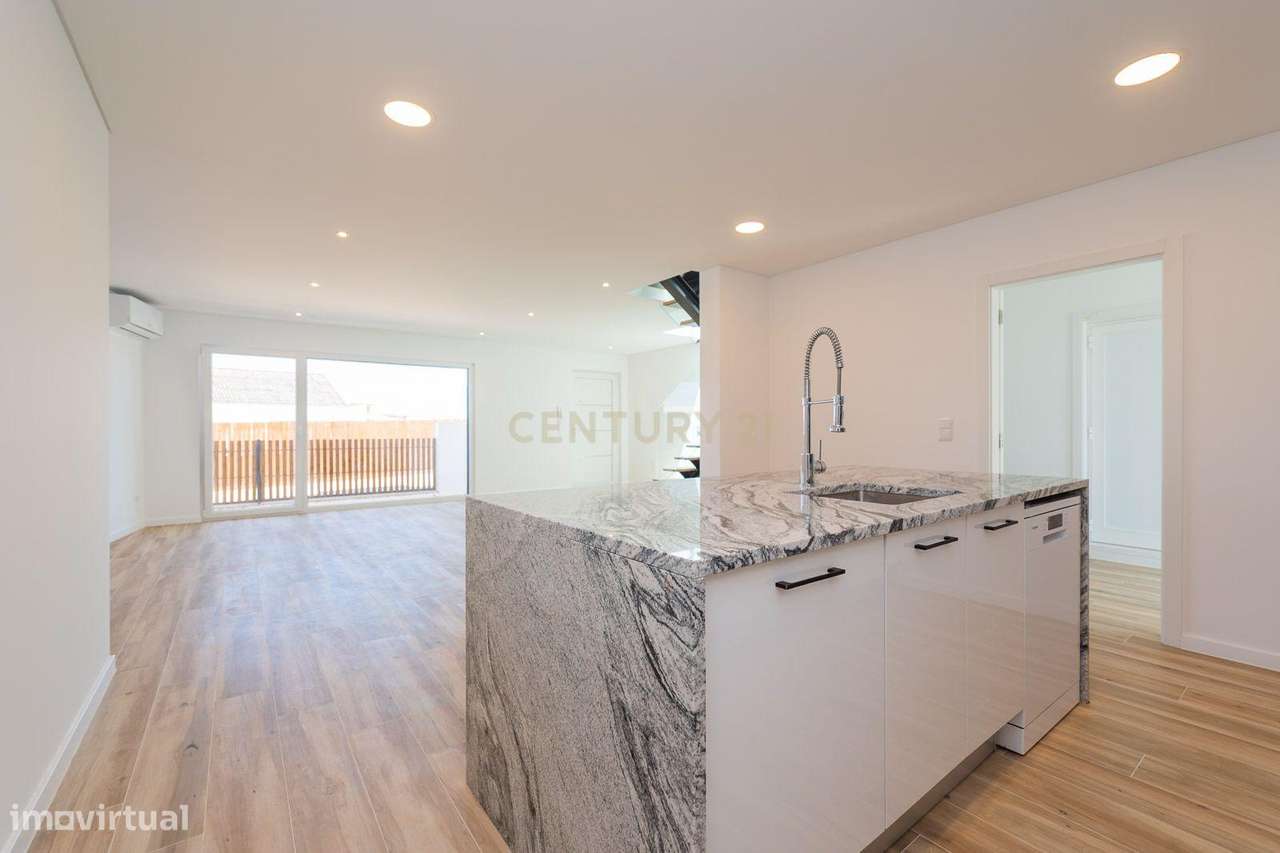 Sintra - Bolembre , moradia T4 nova, construção moderna e linhas conte-7