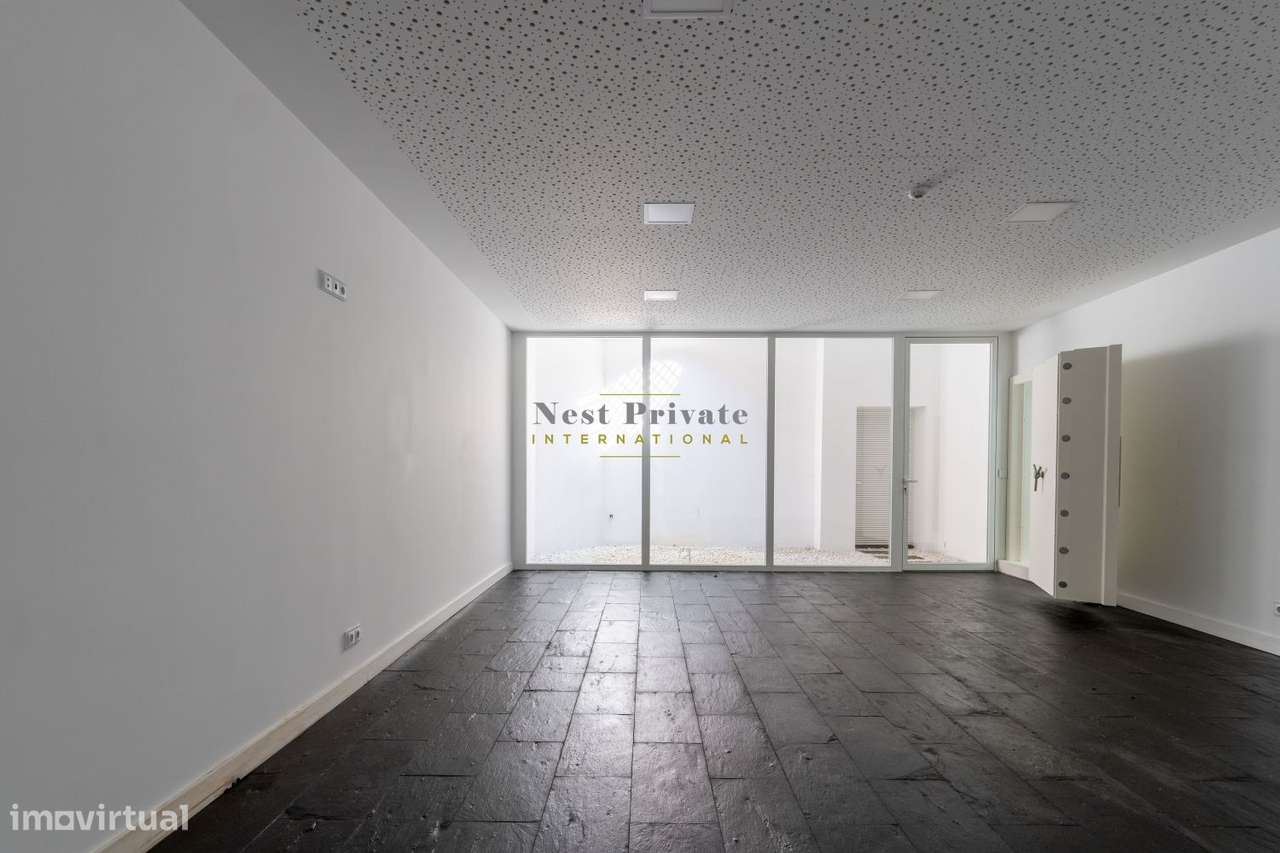 Palacete à venda na Rua de Álvares Cabral-41