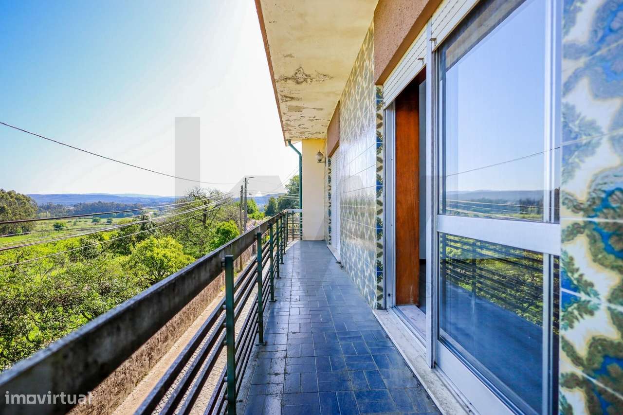 Moradia com 1451m2 de Terreno e Elevado Potencial de Valorização em Sã-16