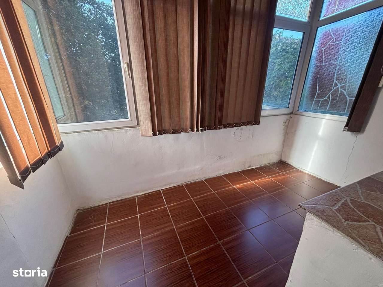 Apartament semidecomandat 3 camere Podu Ros-5