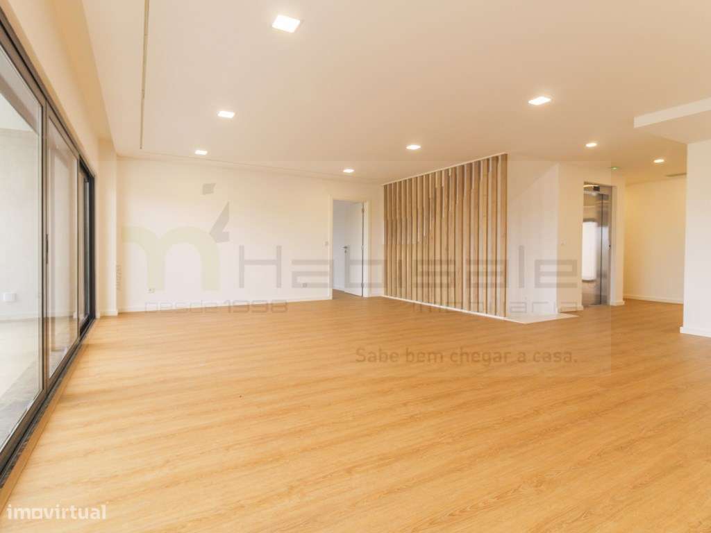 Moradia de Luxo com elevador, piscina e vista panorâmica, em Loures-40