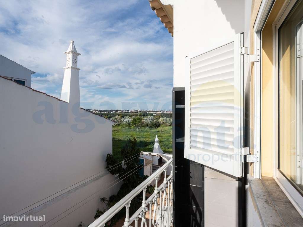 Andar de Moradia T2+1 perto da Praia da Lota, Algarve-10