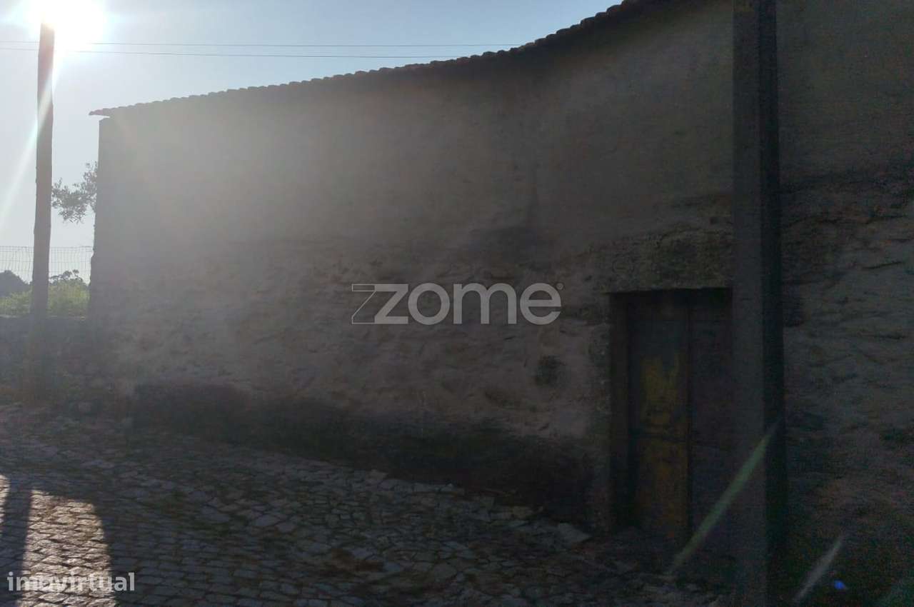 Moradia em Pedra com quintal em Matados, a 5 minutos Mangualde - Grande imagem: 3/30