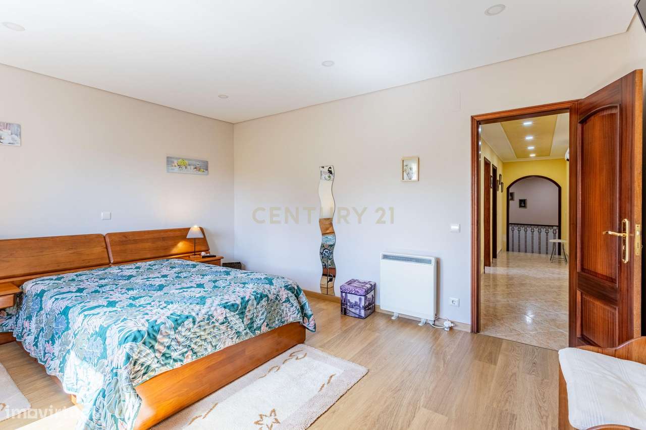 Moradia T4 térrea com lote de 1.600m2-17