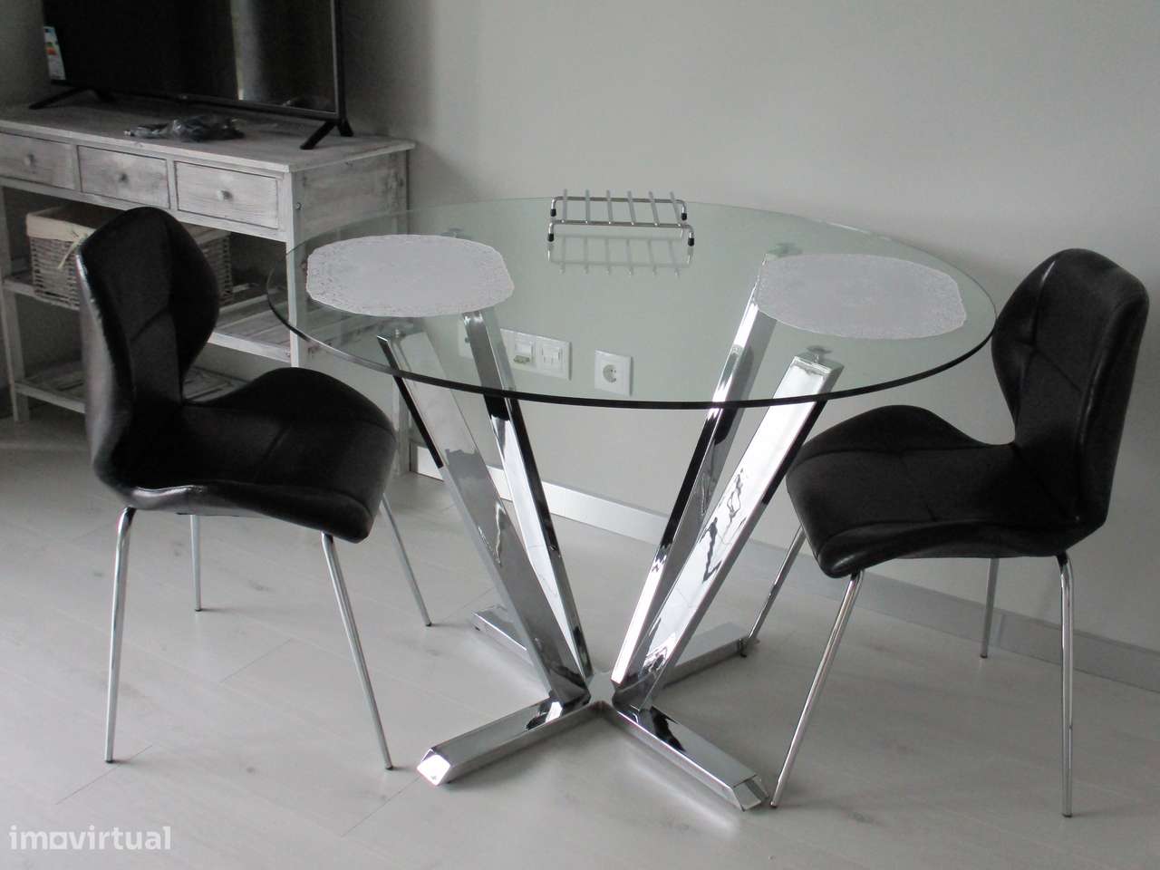 Apartamento T0 mobilado, com lugar de garagem, Forca, Aveiro - Grande imagem: 5/16