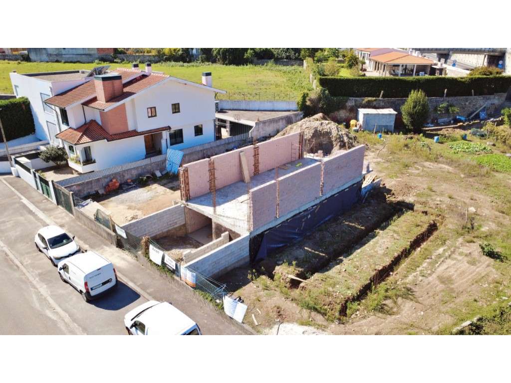 Moradia T4 com piscina na Cidade da Maia - Grande imagem: 5/14