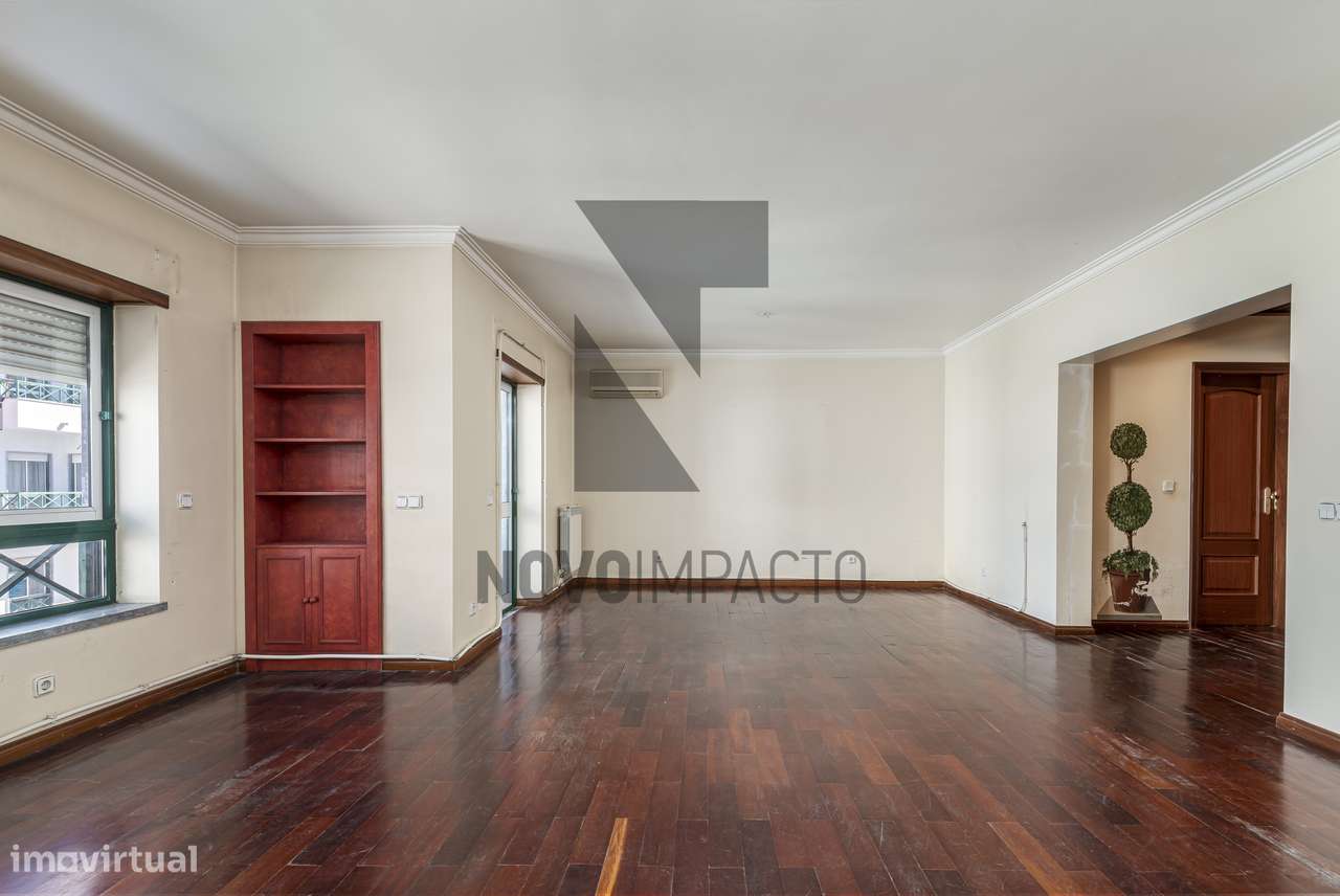 T4 Espaçoso no Centro do Montijo – Excelente Oportunidade-12