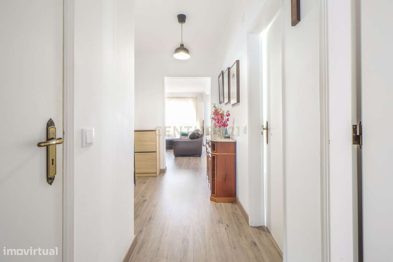 Apartamento Renovado em Seixal com Vista para a Cidade - Grande imagem: 5/33
