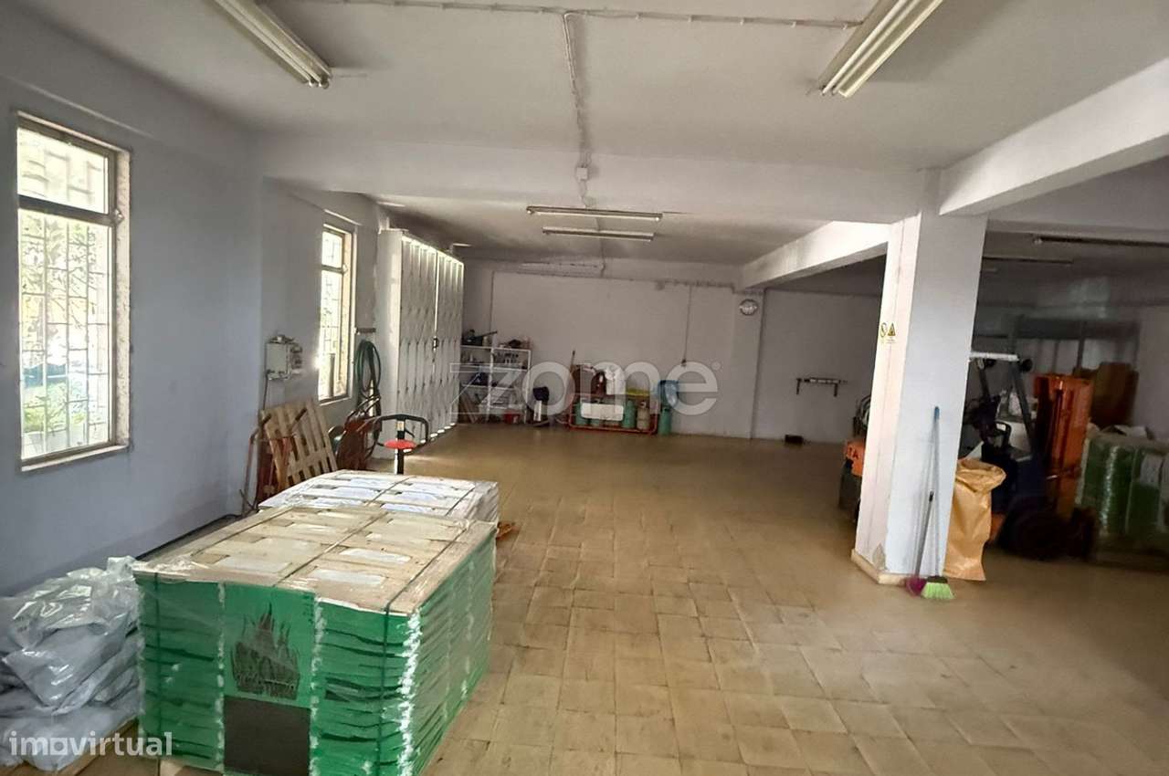 Armazém com 600 m² – 2 Pisos, Escritórios e Excelentes Acessos-22