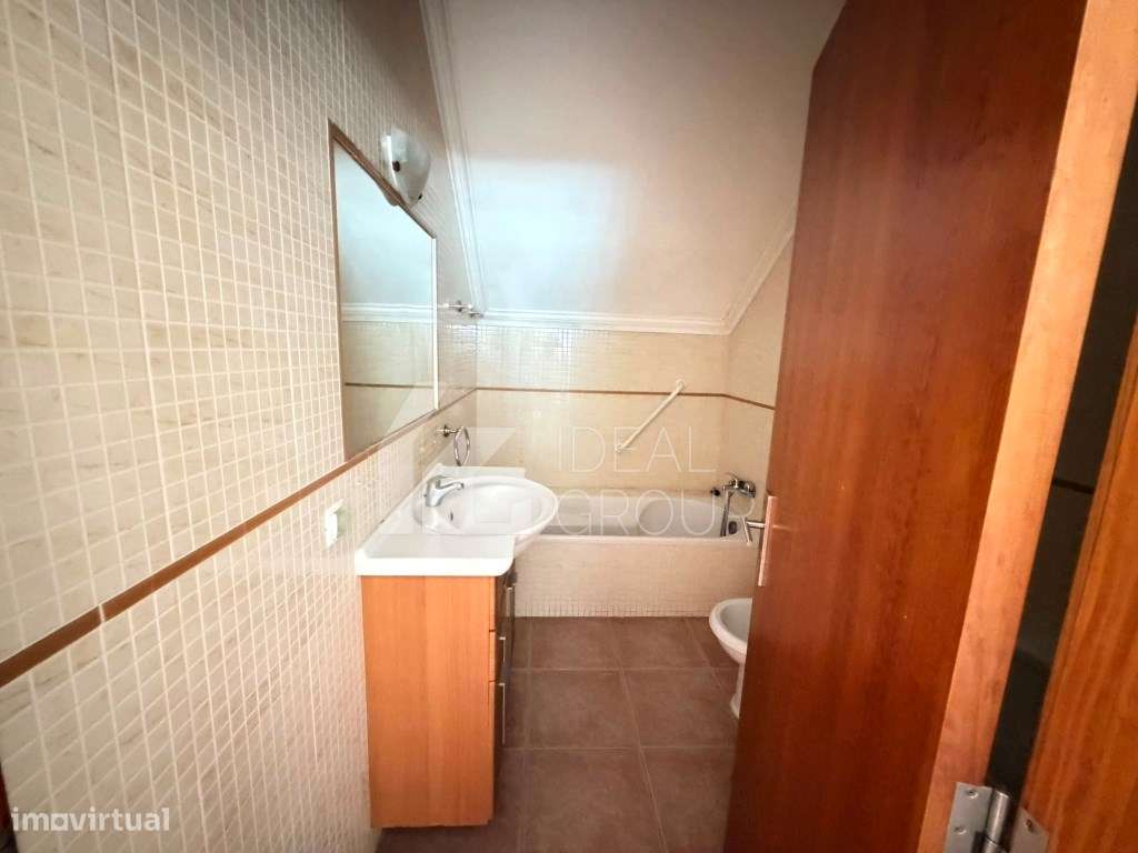 Moradia T3 com Dois Pisos Independentes | T2 + T1 | Cadaval-19