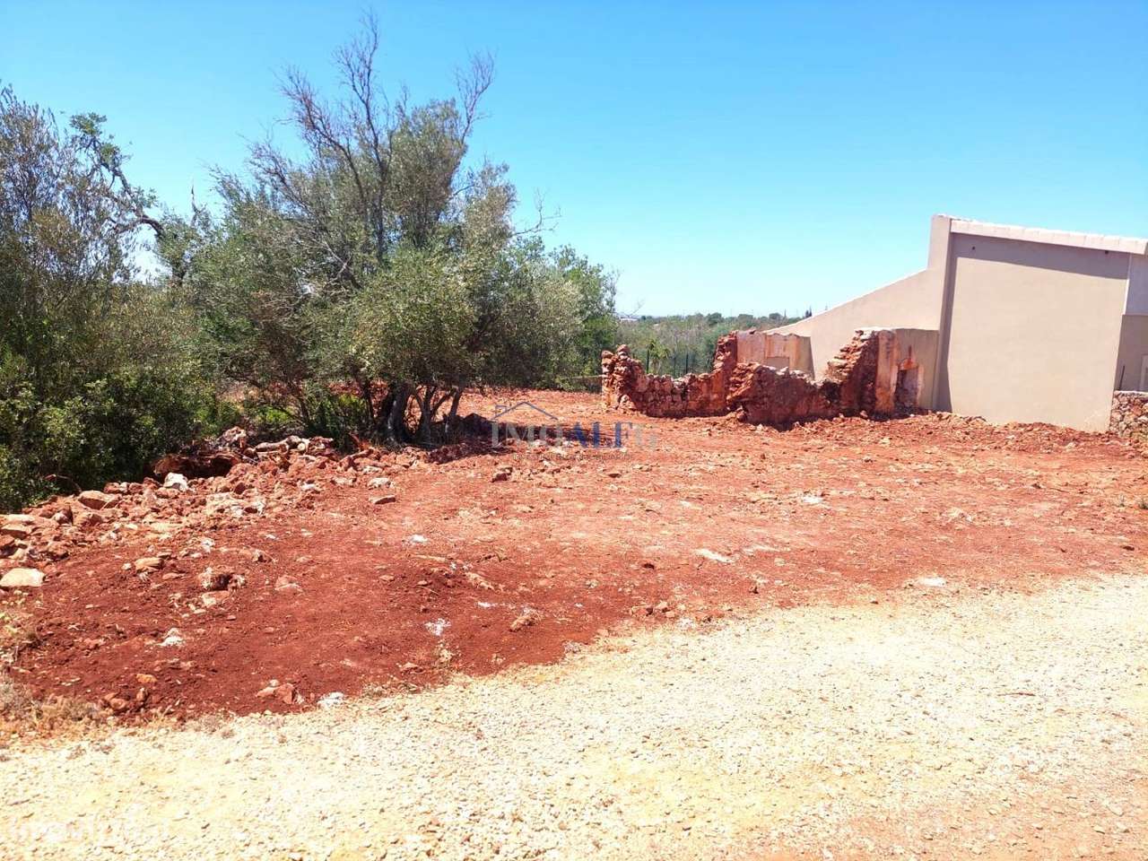 Terreno com ruína para reconstrução em São Bartolomeu de Messines - Grande imagem: 4/6