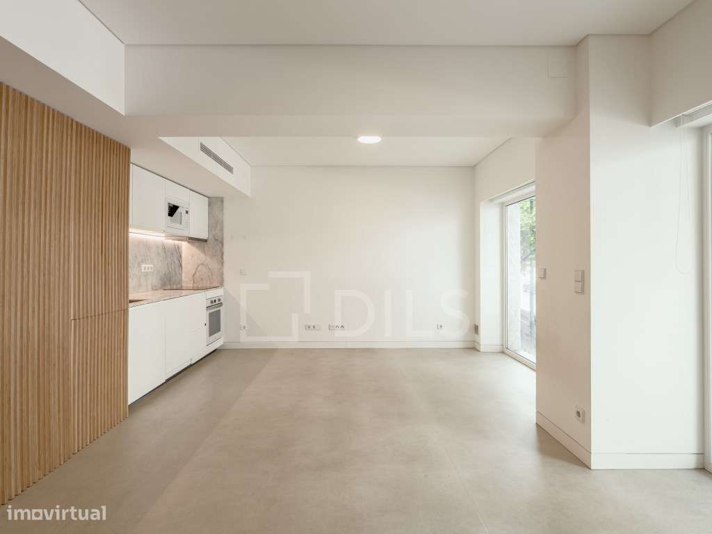 Apartamento T1 com varanda, junto à Avenida da Liberdade-2