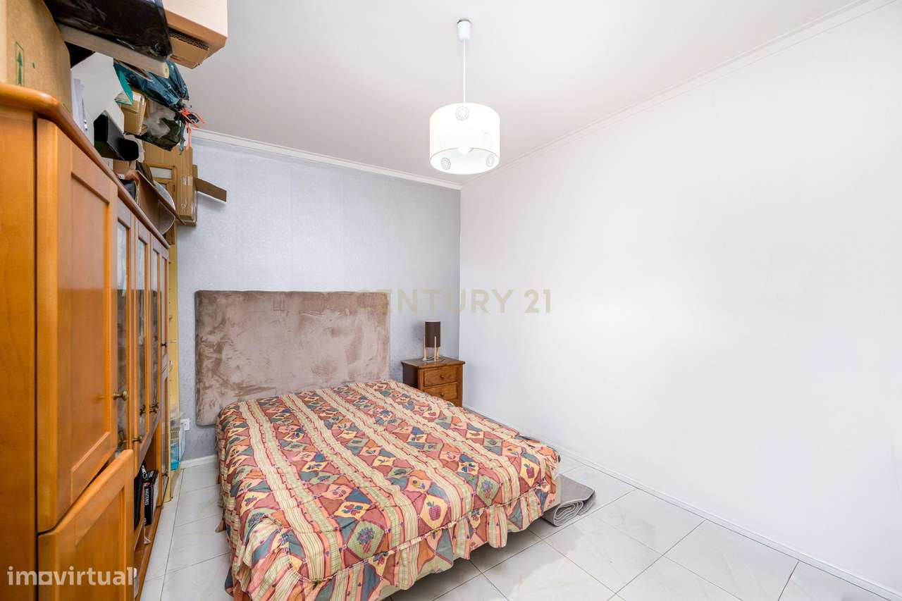 Excelente Apartamento T1 no Centro de Oliveira do Douro – Com Terraço-3