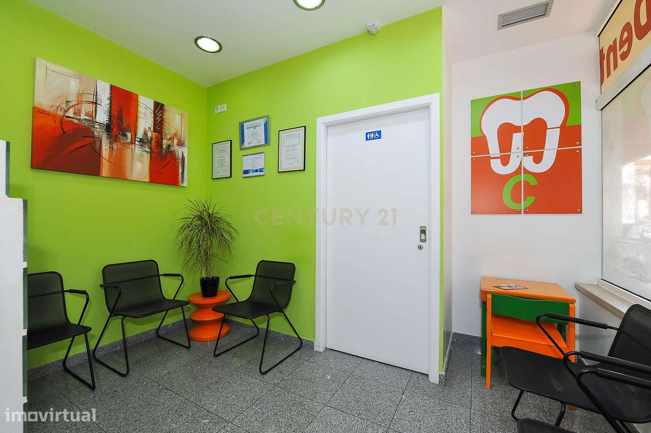 Clínica Dentária Premium | Investimento Seguro com Histórico Consolida-7