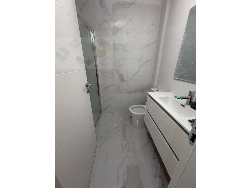 Excelente T3 em R/CHÃO com TERRAÇO DE 40M2 - Grande imagem: 5/19