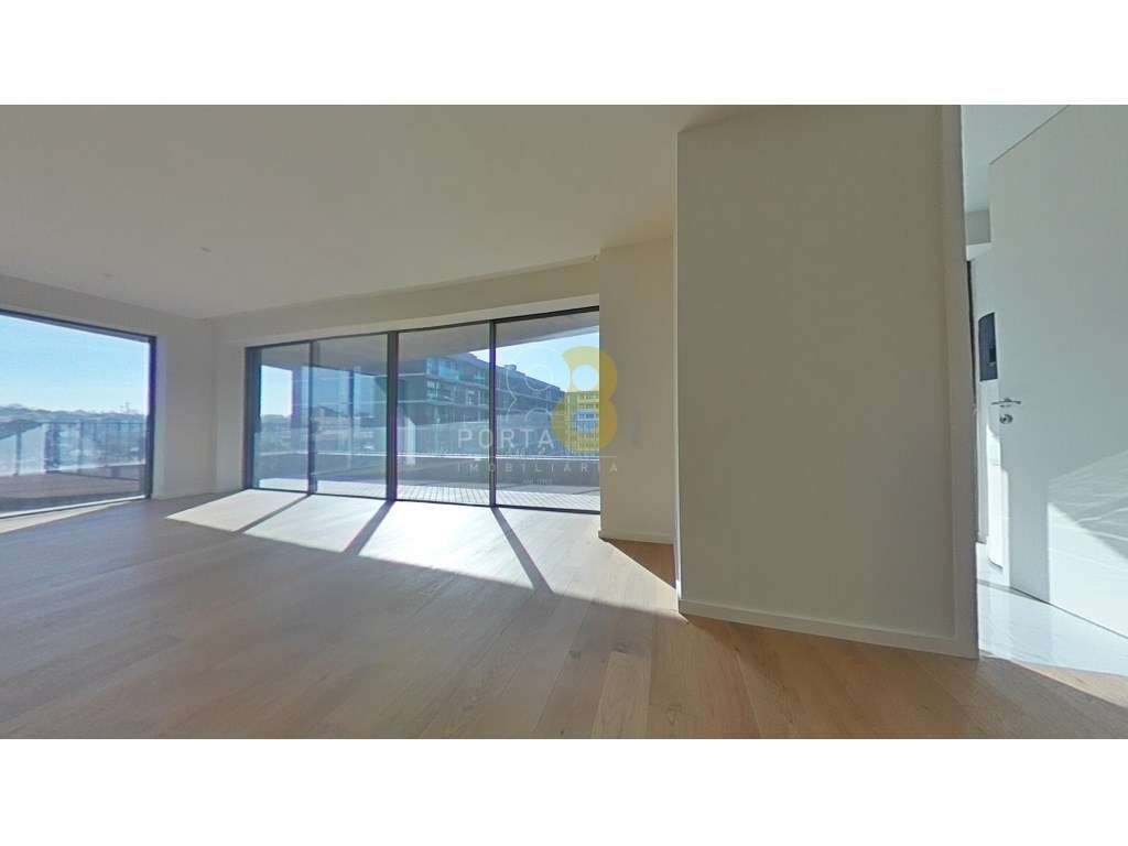 Apartamento T3 com vistas e varanda nas 3 frentes - Matosinhos Sul-17