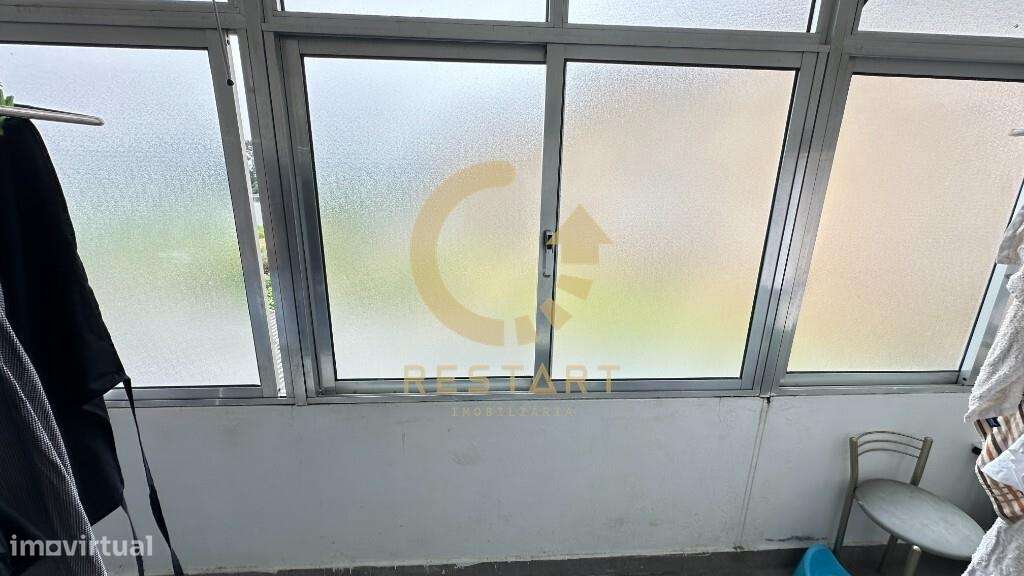 Apartamento T2 (Av da Carvalha - Rio Tinto)-16