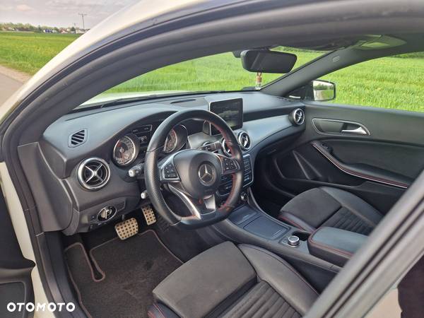 Mercedes-Benz CLA 200 7G-DCT AMG Line - 18