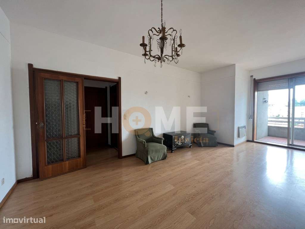Apartamento T3+1, com varanda à Av. Fernão de Magalhães- Bonfim- Porto-6