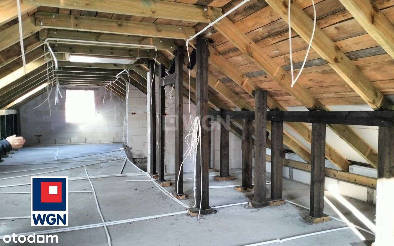 Posiadłość ze stawem z domem w budowie .-19