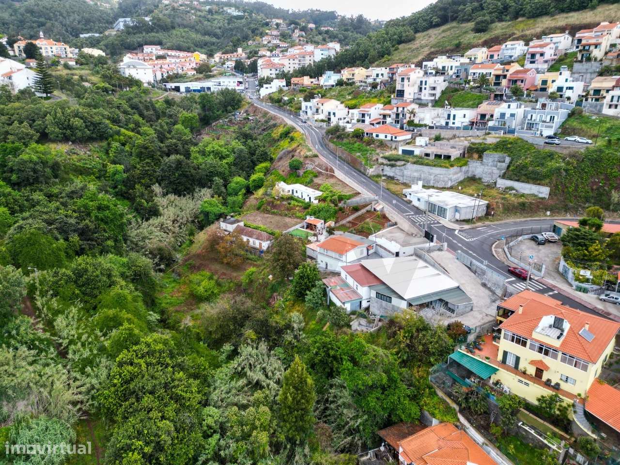 Oportunidade de Investimento em Caniço (Abegoaria): Terreno de 2.324 m-16