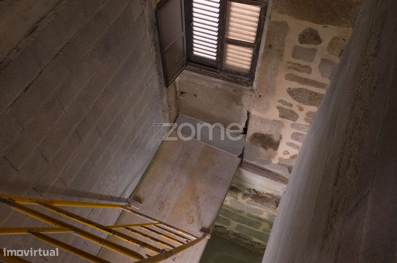 Moradia T5 em fase final de construção em Fornos de Algodres-12