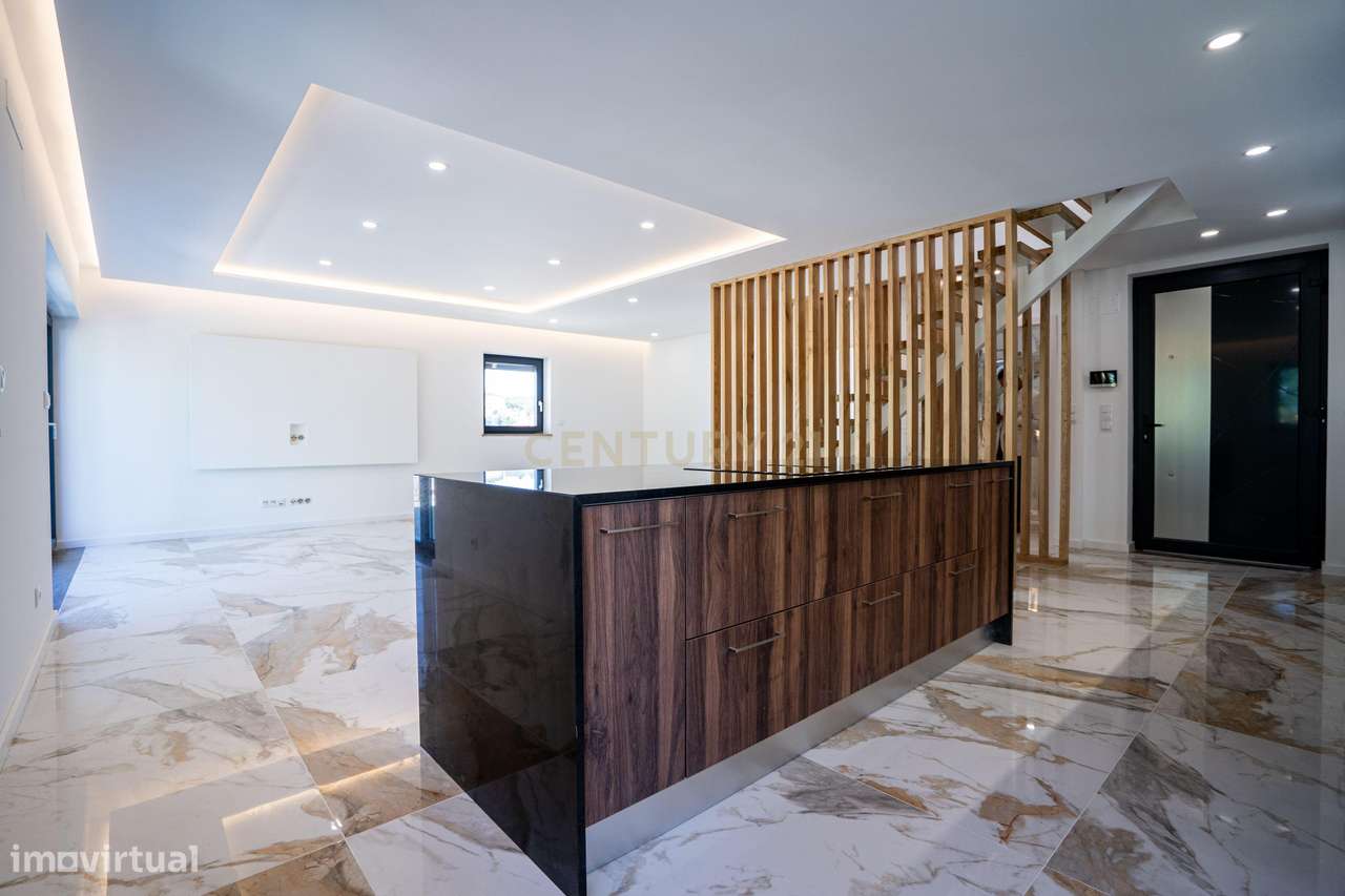 Moradia moderna T4 de com piscina e garagem - Grande imagem: 5/53