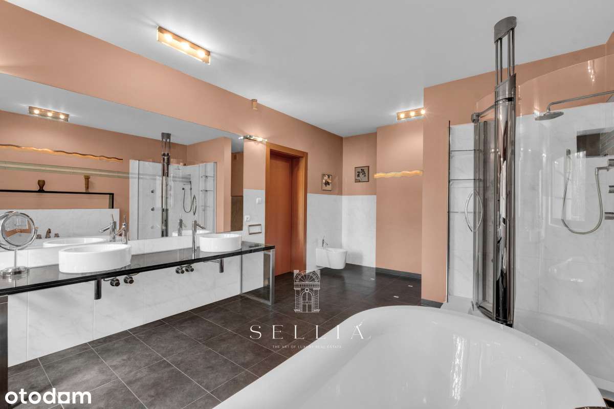 Luksusowa rezydencja z basenem w Strefie A-12