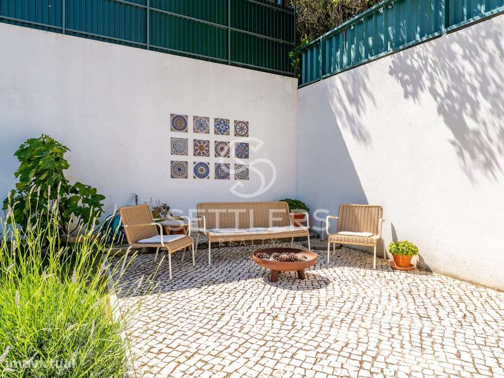 Moradia T4 geminada com piscina - Malveira da Serra-12