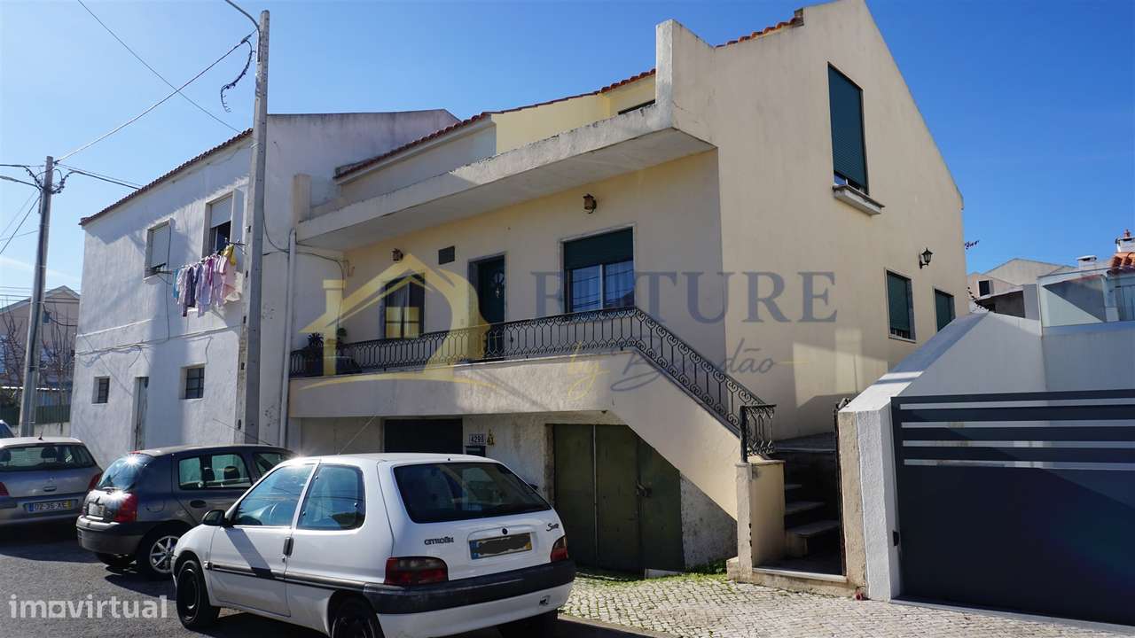 Moradia T3 Venda em Santa Iria de Azoia, São João da Talha e Bobadela,-0