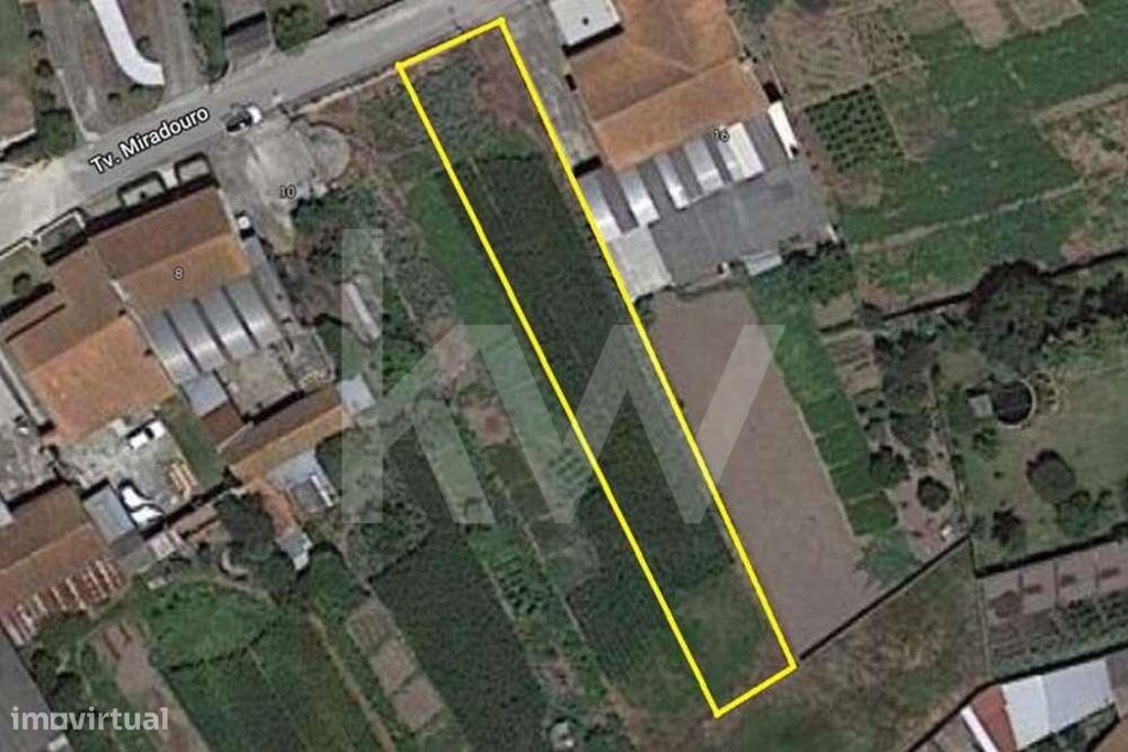 Terreno Urbano em Fermentelos a escassos metros da Pateira, com 717 m2