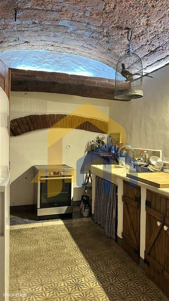 🏡 Moradia Térrea em Banda T2 no Centro de Estremoz-10