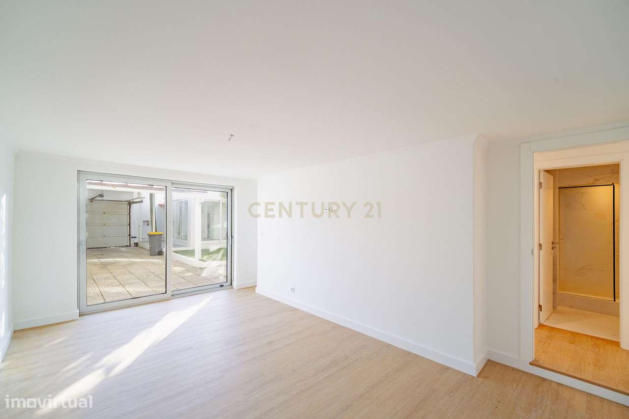 Moradia T6 com Piscina - Charneca de Caparica-22