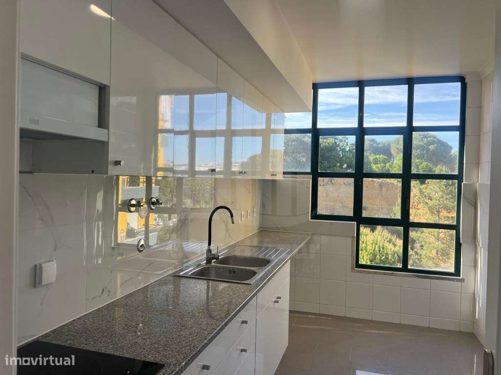 Apartamento T3 Parque da Paz no Feijó com Arrecadação e duas Varandas.-20