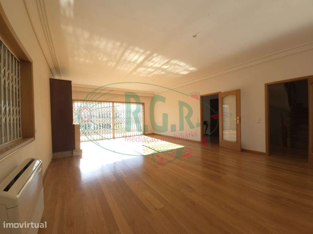 Moradia Isolada T3 | Piscina | Vistas Rio | 5 Min Porto-8