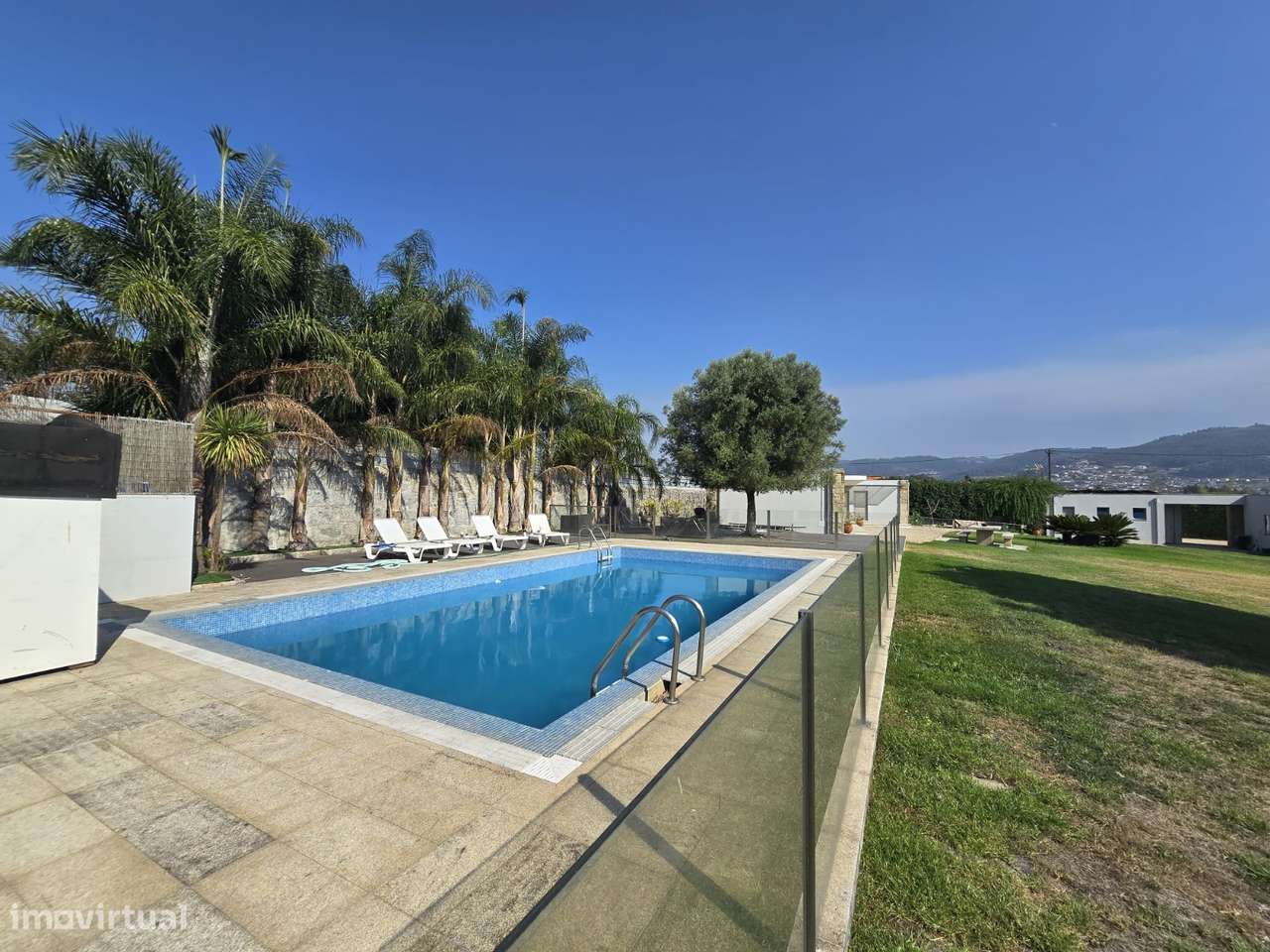 Vende-se moradia de luxo-12