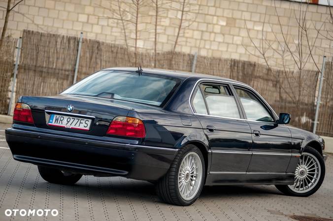 BMW Seria 7 735i L - 4