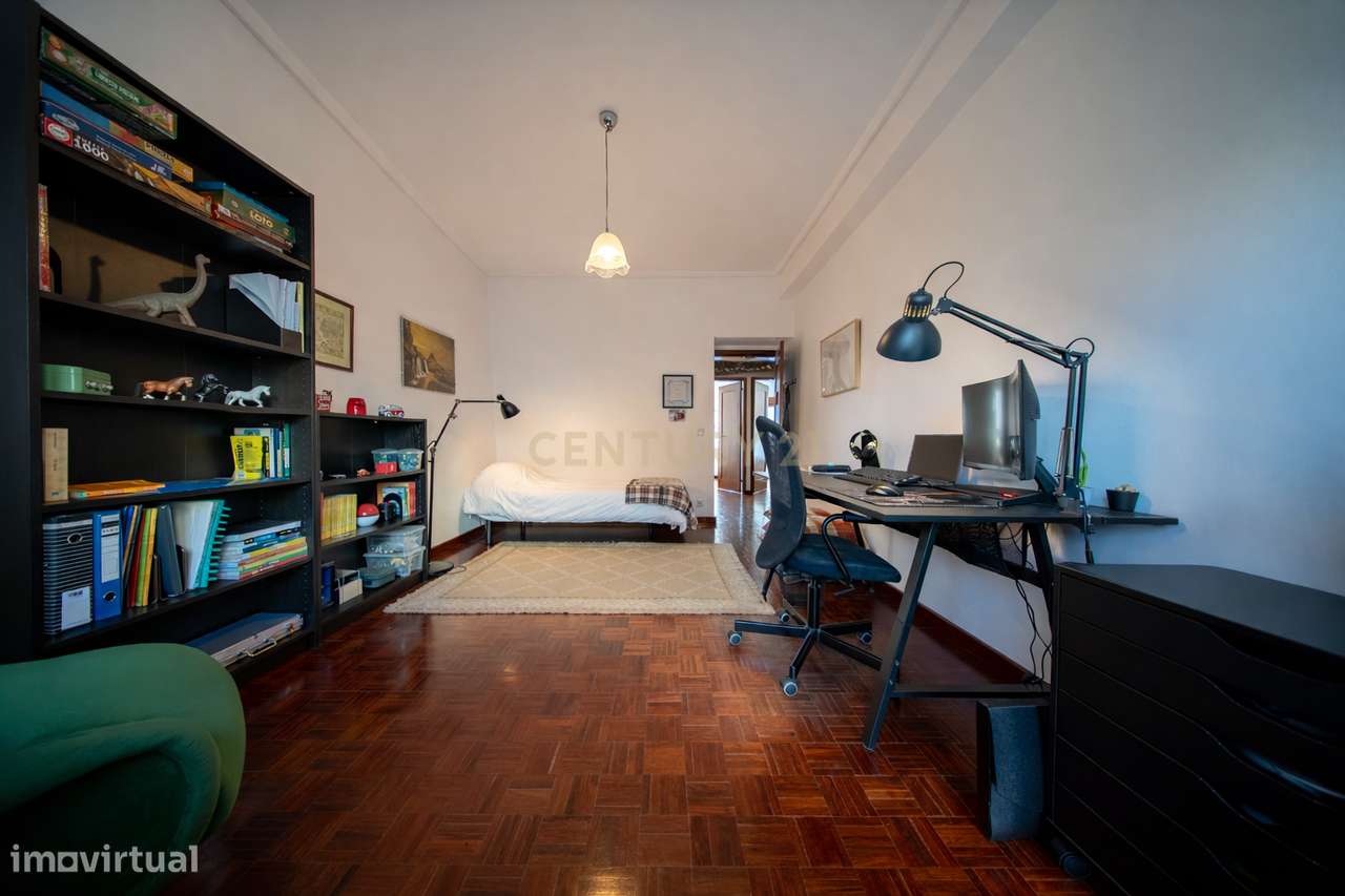 T5 remodelado | 200 m² | Elevador | Prédio em Betão | Campo Pequeno |-12