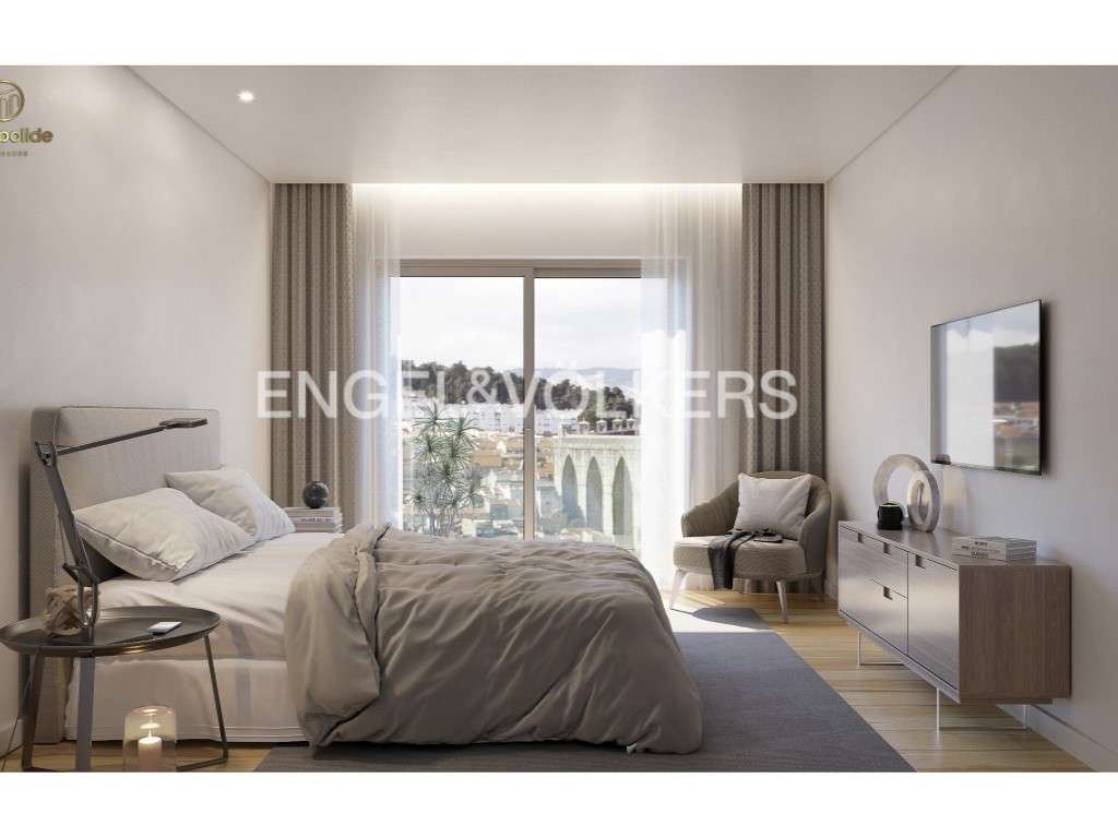 Excelente T2 com 2 Lugares de Garagem no Centro de Campolide - Grande imagem: 5/19