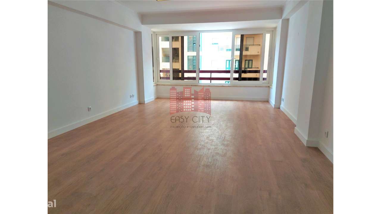 Apartamento T3 em Laranjeiras-22