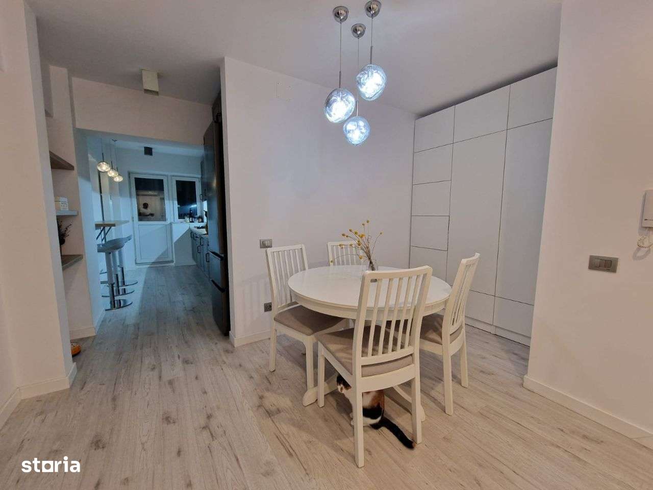 apart 5 camere zona Dorobanti cu garaj încălzit-9