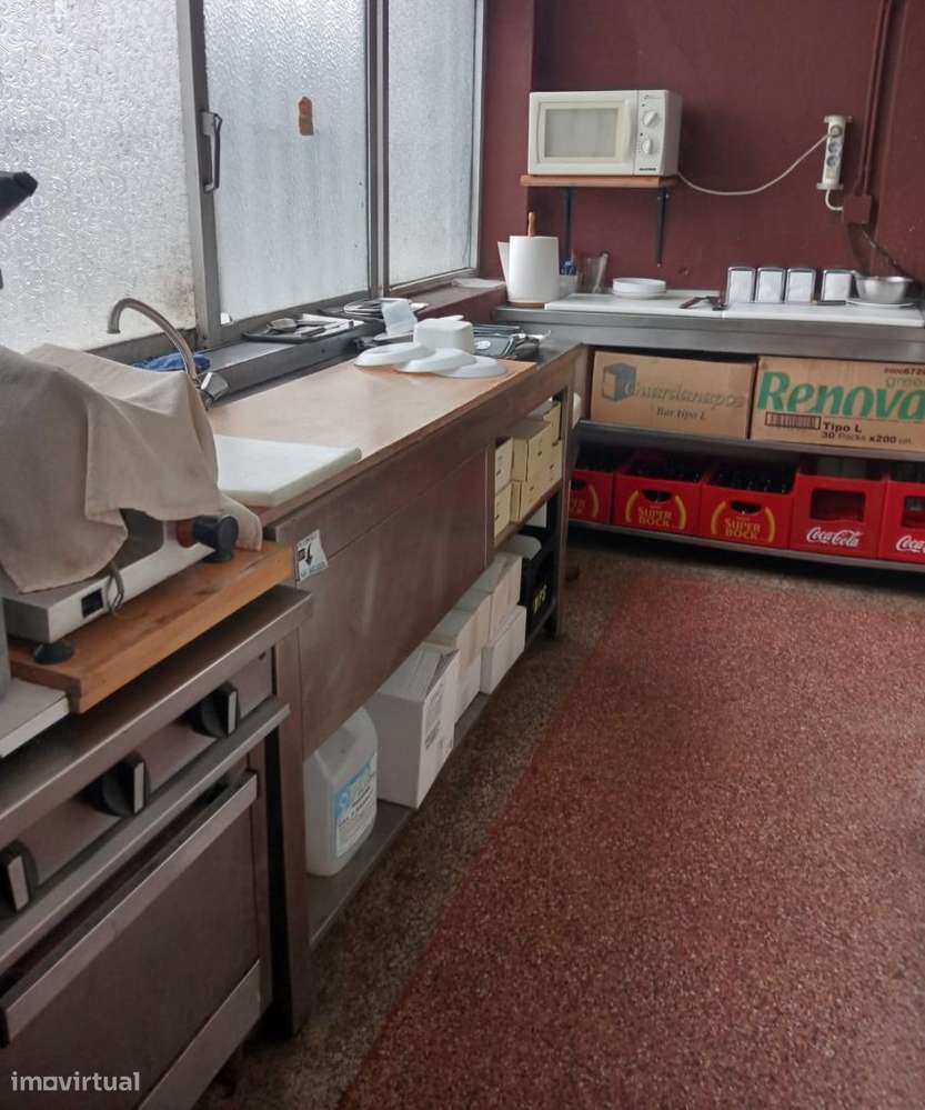 GRANDE OPORTUNIDADE ! TRESPASE DE CAFE EM GAIA-20