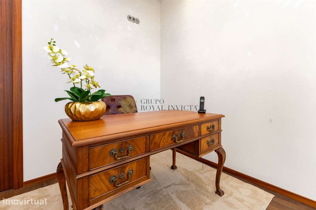 Espaço Comercial com Potencial de Conversão em Habitação – Circunvalaç - Grande imagem: 5/25