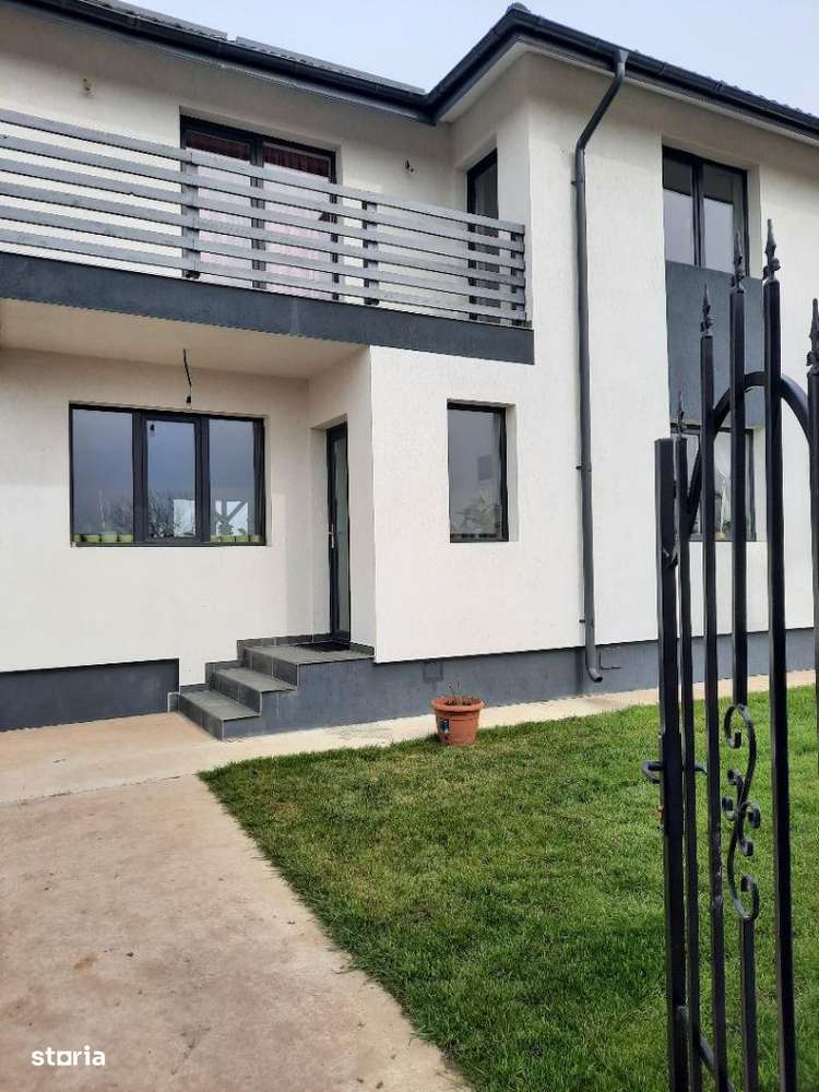 FARA COMISION casa cu 4 camere 2 bai P+1+pod terasa beci LA CHEIE - Imagine principală: 2/15