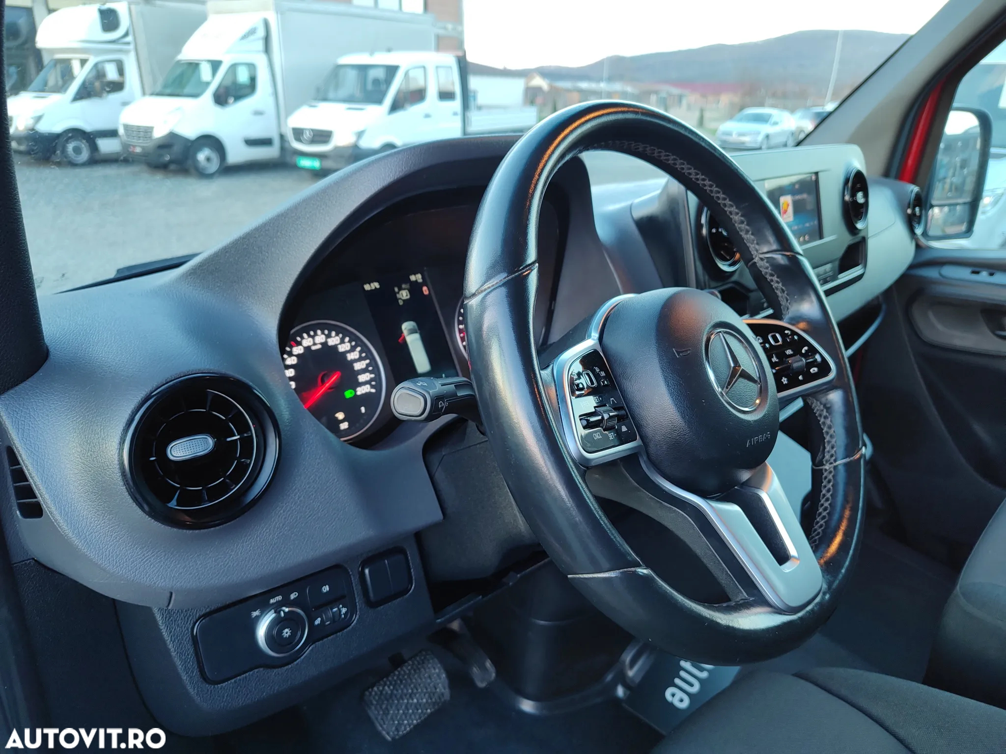 Mercedes-Benz Sprinter 7 loc. bena 2.7 m, automat 2019 - 20