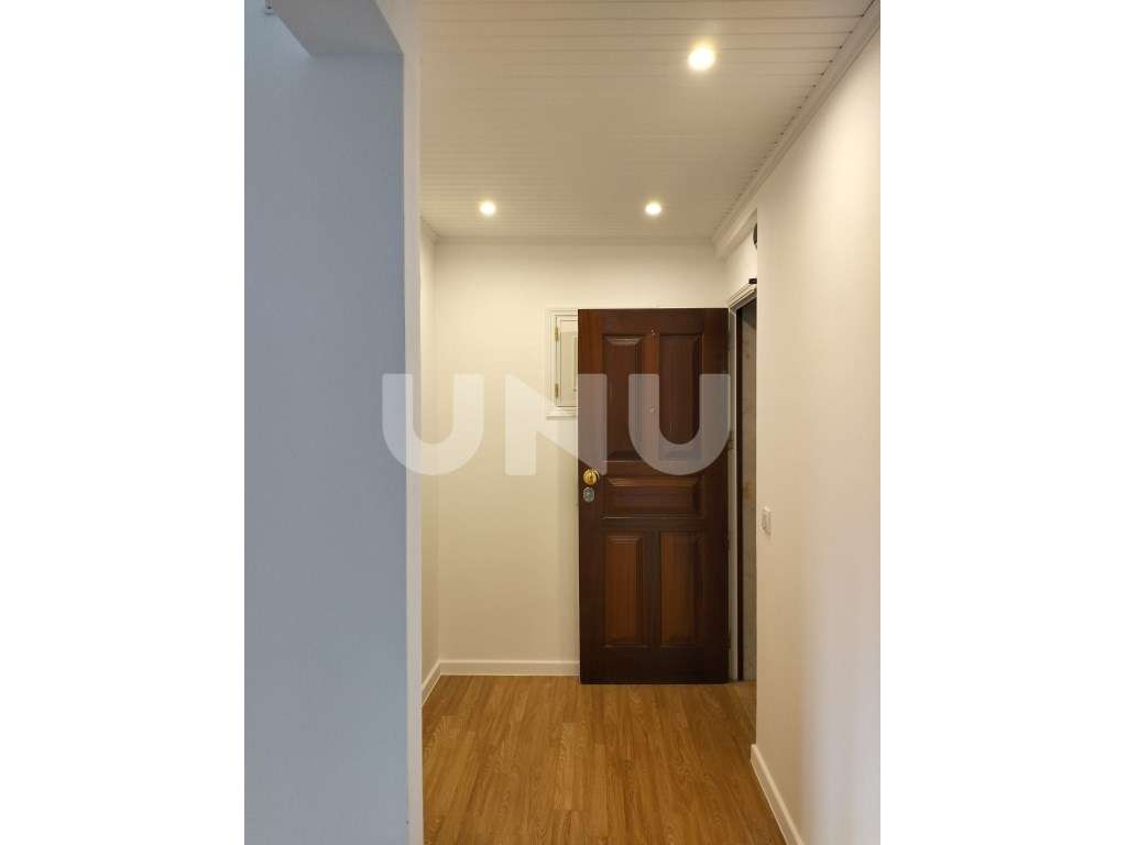 Apartamento T3 com boas áreas, em São Marcos, com suite e lareira-10