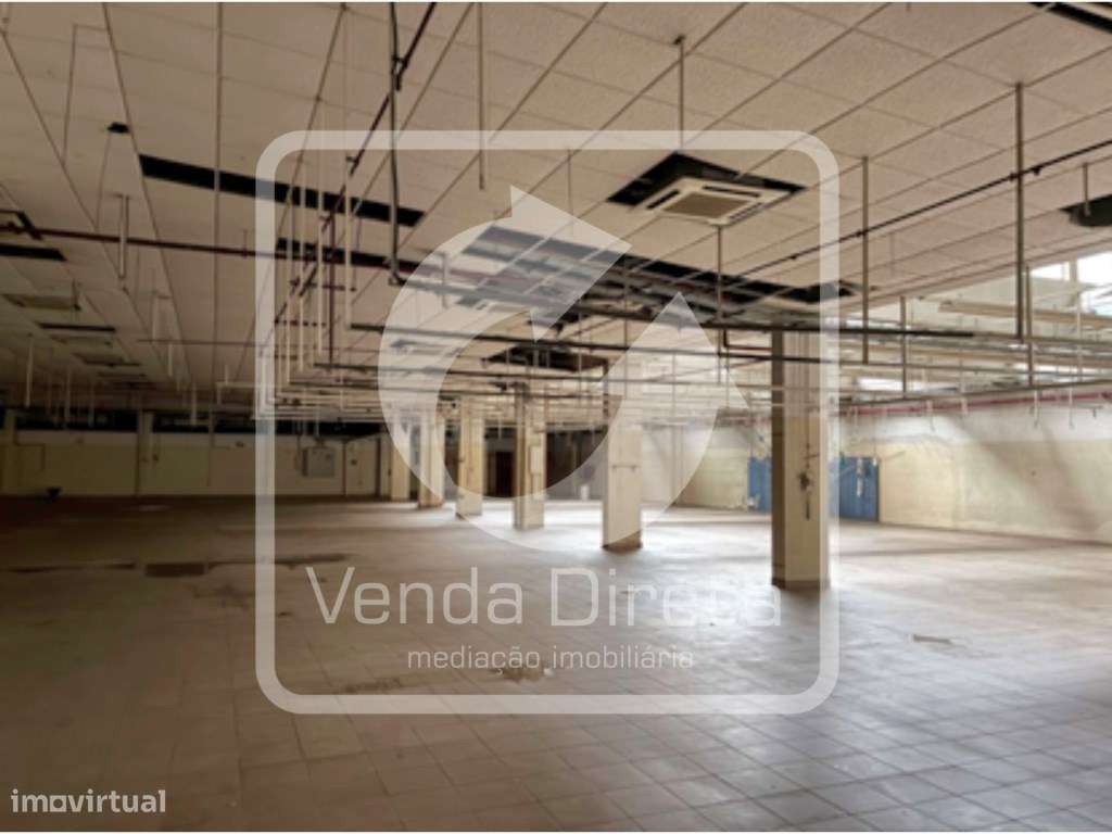 Armazém Industrial com 7.144 m² na Estrada de Alfragide | IMÓVEL DA... - Grande imagem: 3/20