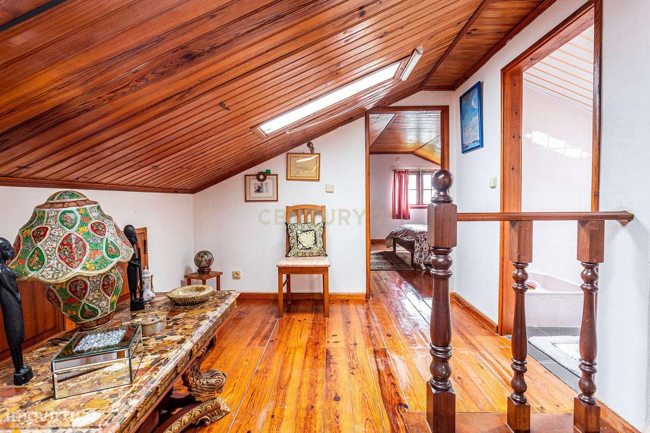 Moradia com características únicas na Aroeira-22