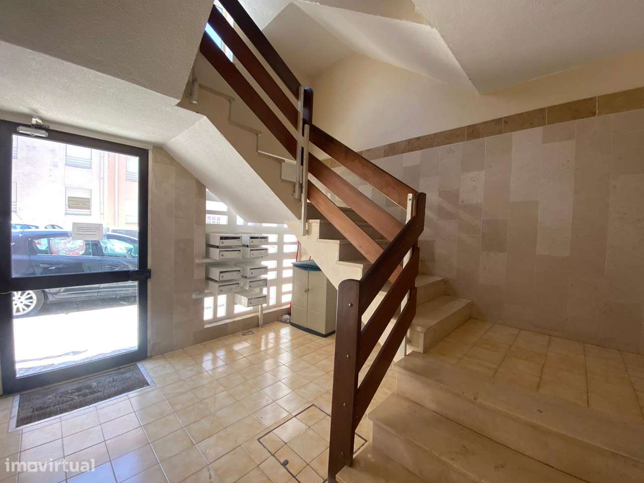 Apartamento T2 ARRENDADO ATÉ JULHO DE 2025, no Viso, em Setúbal - Grande imagem: 4/10